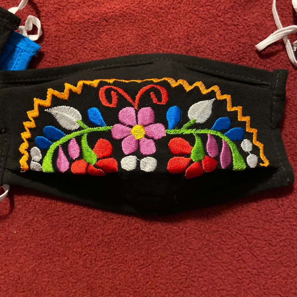 Mask - Picture 6 of 9